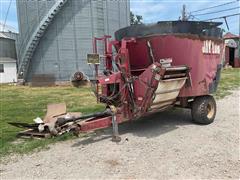 Jay-Lor 4405 Feed Mixer Wagon 