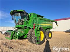 2023 John Deere S780 2WD Combine 