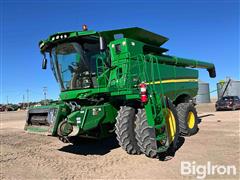 2016 John Deere S670 2WD Combine 