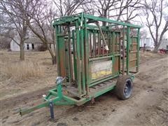 Portable Manual Squeeze Chute W/Palpation Cage 