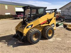 Caterpillar 242B3 Skid Steer 