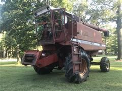 1981 International 1460 4WD Combine 