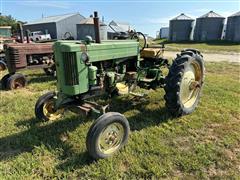 1953 John Deere 40 2WD Tractor 