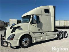 2016 Volvo VNL T/A Sleeper Truck Tractor 