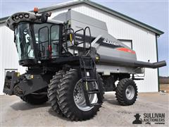 2010 Gleaner R66 2WD Combine 