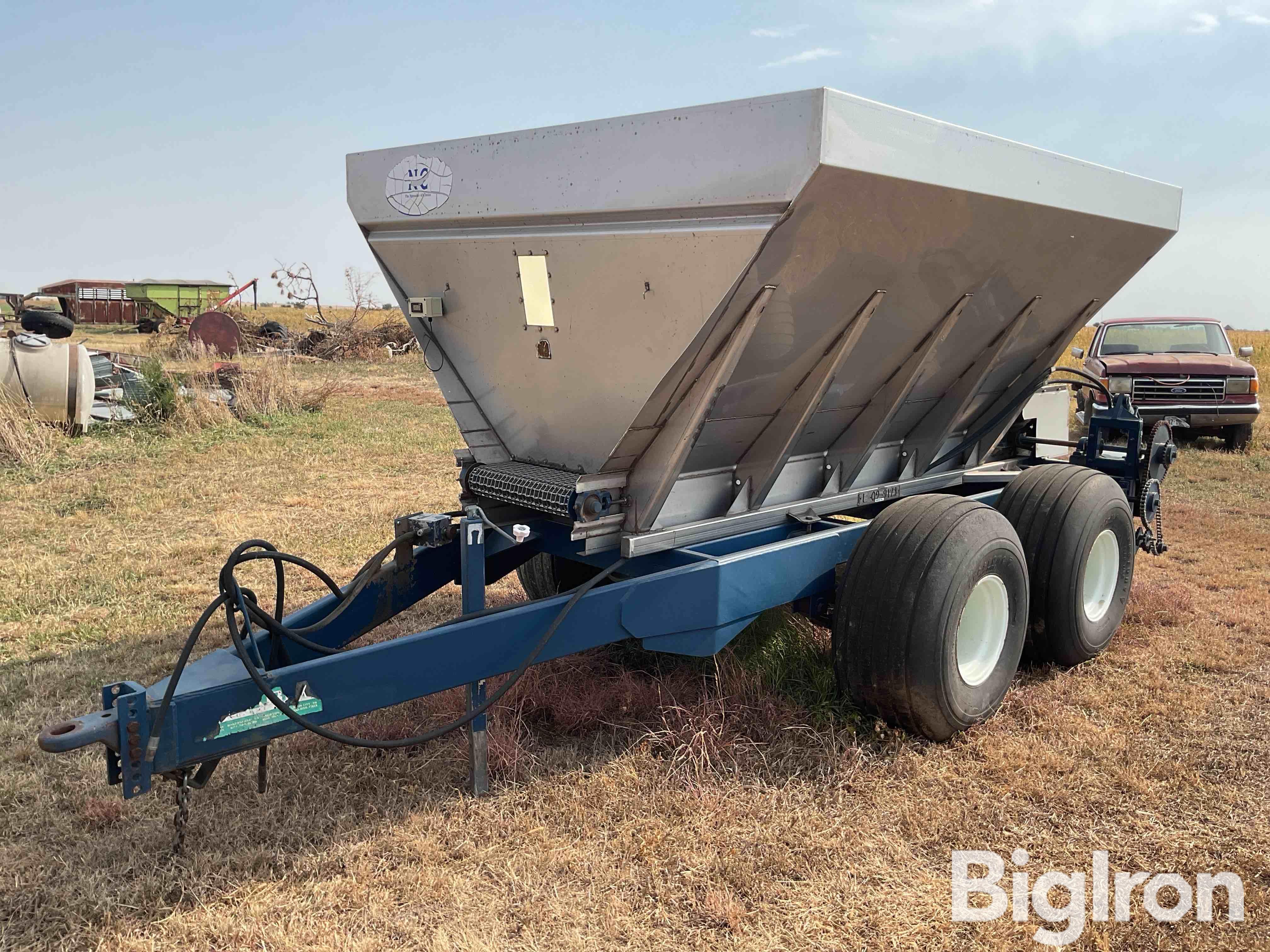 2009 Newton Crouch 8-Ton T/A Stainless Steel Pull-Type Dry Spreader 