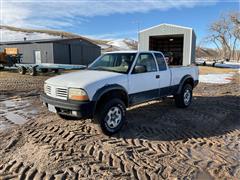 2002 Chevrolet S10 4x4 Extended Cab 3DR Pickup 