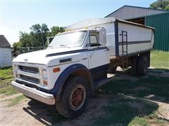 1969 Chevrolet C60 S/A Grain Truck W/Box & Hoist 