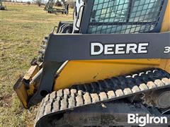 2016johndeere323eskidsteer_a79d11472bcf4927818d01a951223763.jpg