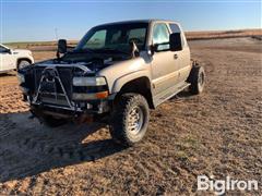 2002 Chevrolet Silverado 2500 HD Cab & Chassis Pickup (FOR PARTS) 