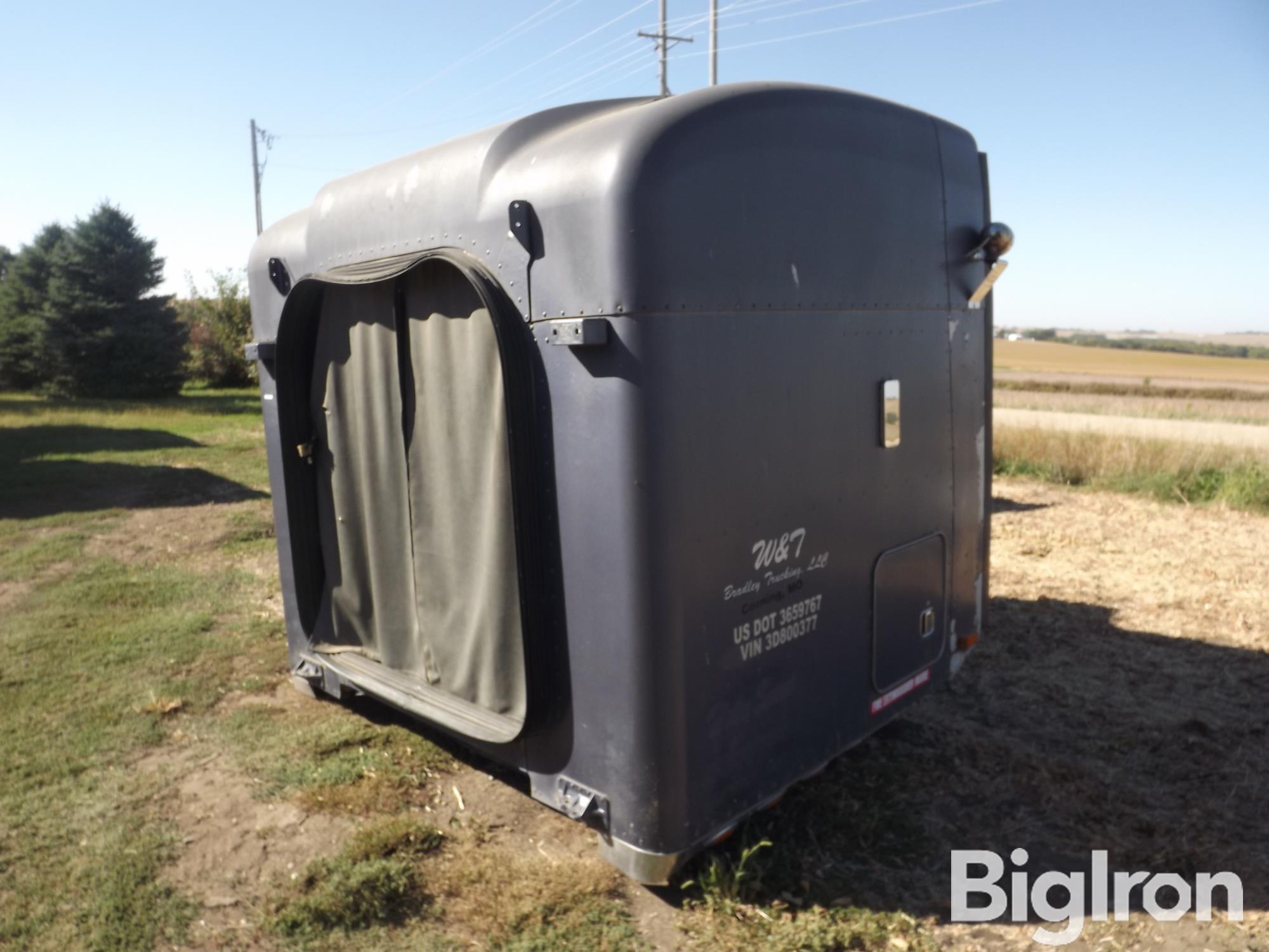 Peterbilt Stand-Up Sleeper 