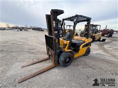 Caterpillar P6000 Forklift 