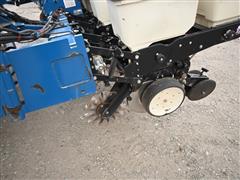 items/65b14582638dee11a81c00224890f82c/kinze320012row30planter_bffac35a8520403a89afd75ae9ba8bbb.jpg