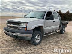 2006 Chevrolet Silverado 2500 HD 4x4 Extended Cab Flatbed Pickup 