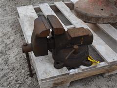 Bench Vise 