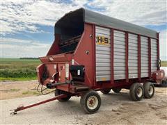 H&S 7+4 Silage Wagon 