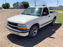 2000 Chevrolet S10 2WD Pickup 