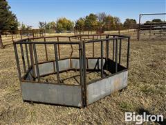 Linn Post & Pipe Hay Feeder 