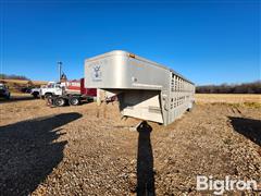 2005 Wilson PSGN-8430T T/A Gooseneck Livestock Trailer 