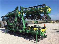 2010 John Deere 1720 MaxEmerge XP 16R30 Stack Fold Planter 