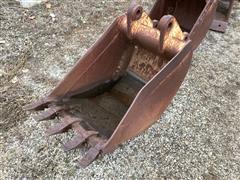 John Deere 5 Tooth Digging Bucket 