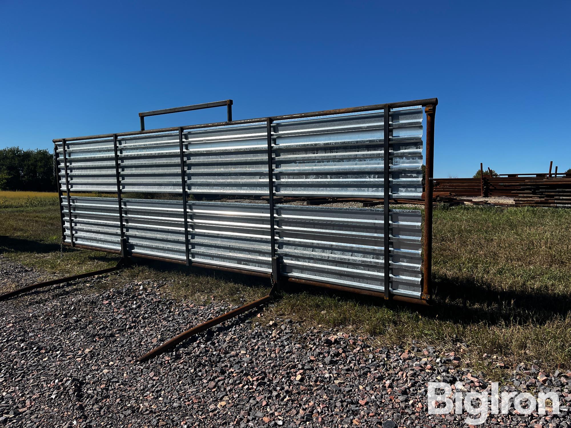 Linn Post & Pipe Freestanding Windbreak 