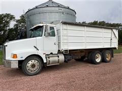 1990 White GMC WIA64T T/A Grain/Silage Truck 