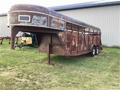 1985 Delta T/A Livestock Trailer 