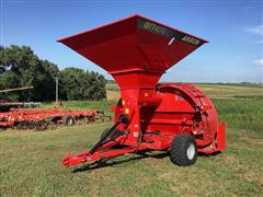 2020 Akron GTT4010 Grain Bagger 