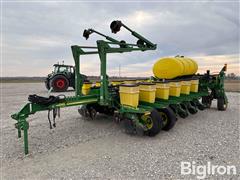 1981 John Deere 1770NT 16R30" Planter 