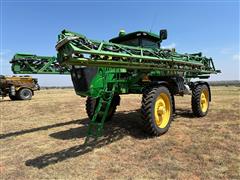 2016 John Deere R4038 Self-Propelled Sprayer 