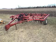 International 6500 Chisel Plow 