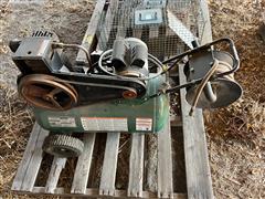 items/68b0fd061288ee11a81c00224890f82c/farmhandvt632801ajportableaircompressor_65ba0f263570498e8dafcdb3820fe871.jpg