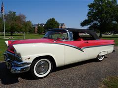 1956 Ford Sunliner 