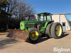 1993 John Deere 4960 MFWD Tractor W/Dozer Blade 