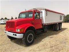 1990 International 4900 T/A Grain Truck 