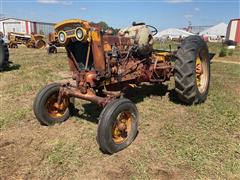 1960 Minneapolis-Moline M5 2WD Tractor 