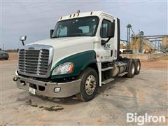 2015 Freightliner Cascadia 125 T/A Day Cab Truck Tractor 