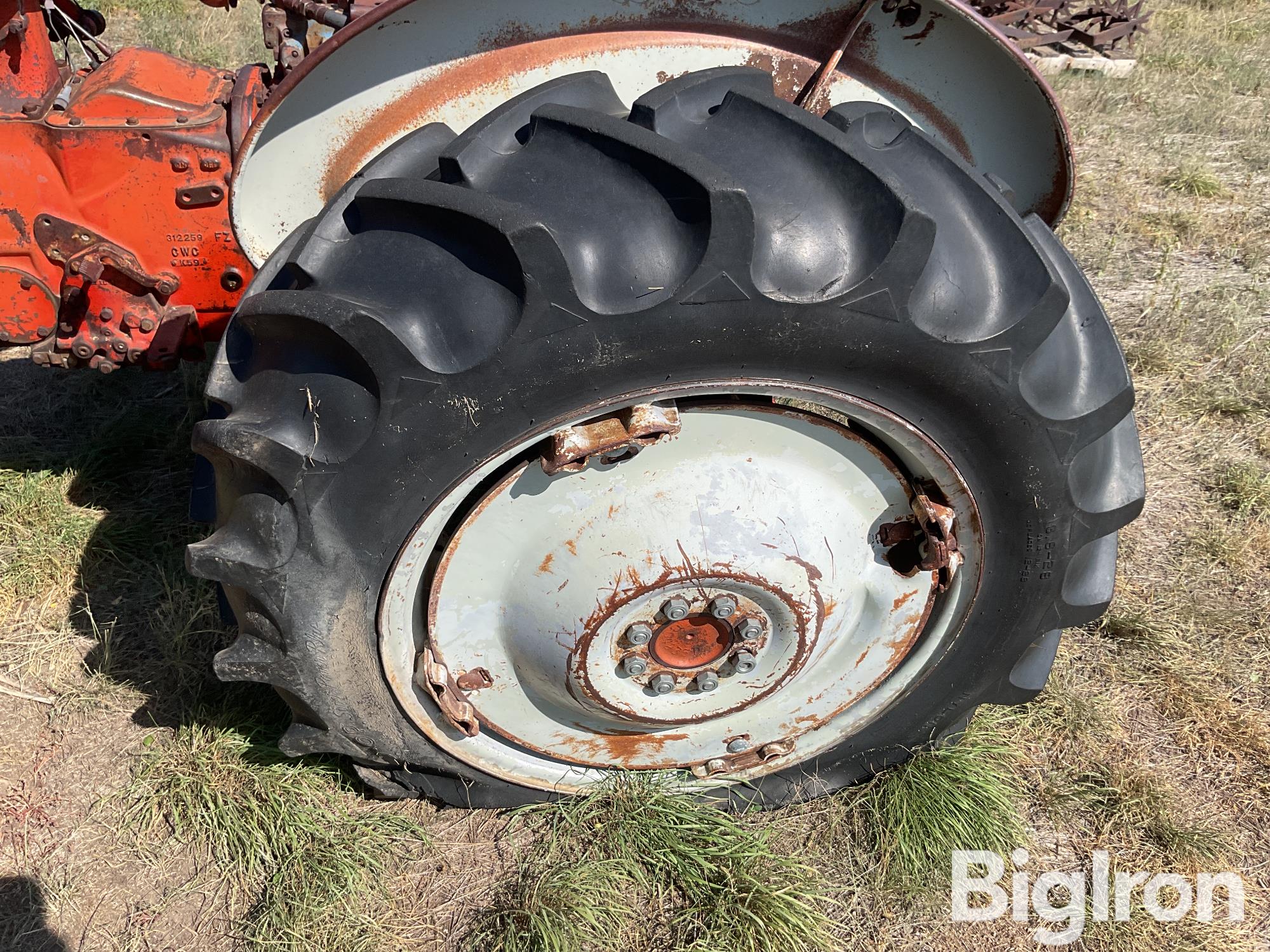 items/6943f6d1a4404de6b643352a8b8e7cab/1959ford971-52wdtractor_69e3500041834046a0b377d553c87a0b.jpg