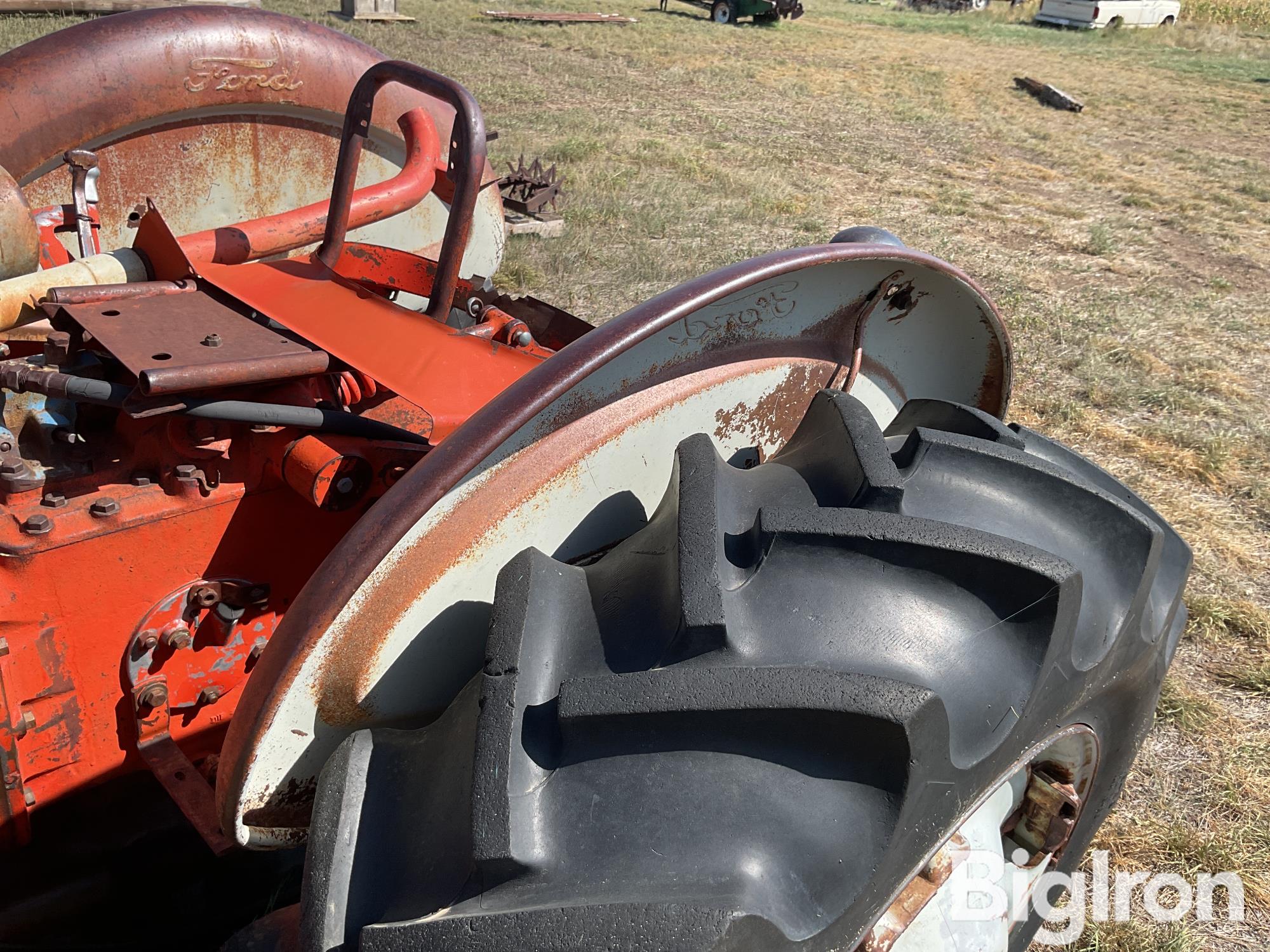 items/6943f6d1a4404de6b643352a8b8e7cab/1959ford971-52wdtractor_ff82fbb8f21a4137b85f70dfd3c71096.jpg