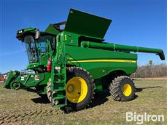 2022 John Deere S780 4WD Combine 