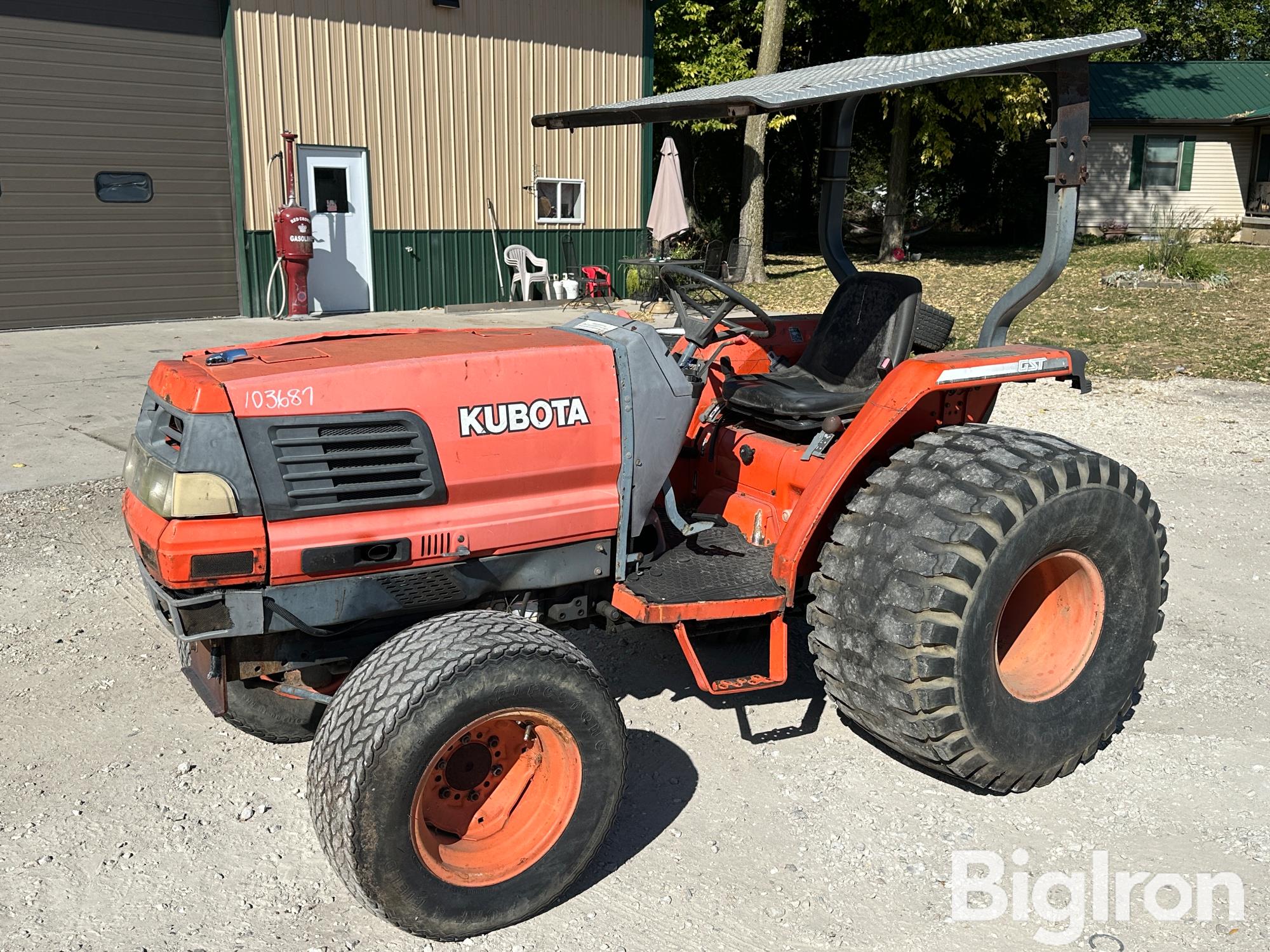 Kubota L3300GST Compact Utility Tractor 