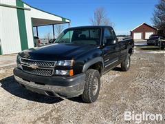 2005 Chevrolet Silverado 2500 HD 4x4 Pickup 