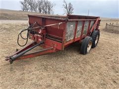 International 570 Manure Spreader 