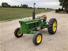 1967 John Deere 1020 2WD Tractor 