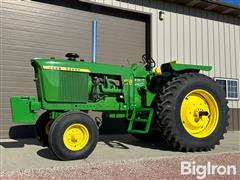 1987 John Deere 4520 2WD Tractor 