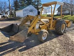 International 2500B 2WD Utility Tractor W/3-Pt Box Scraper 