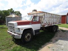 1980 Ford F700 T/A Grain Truck 