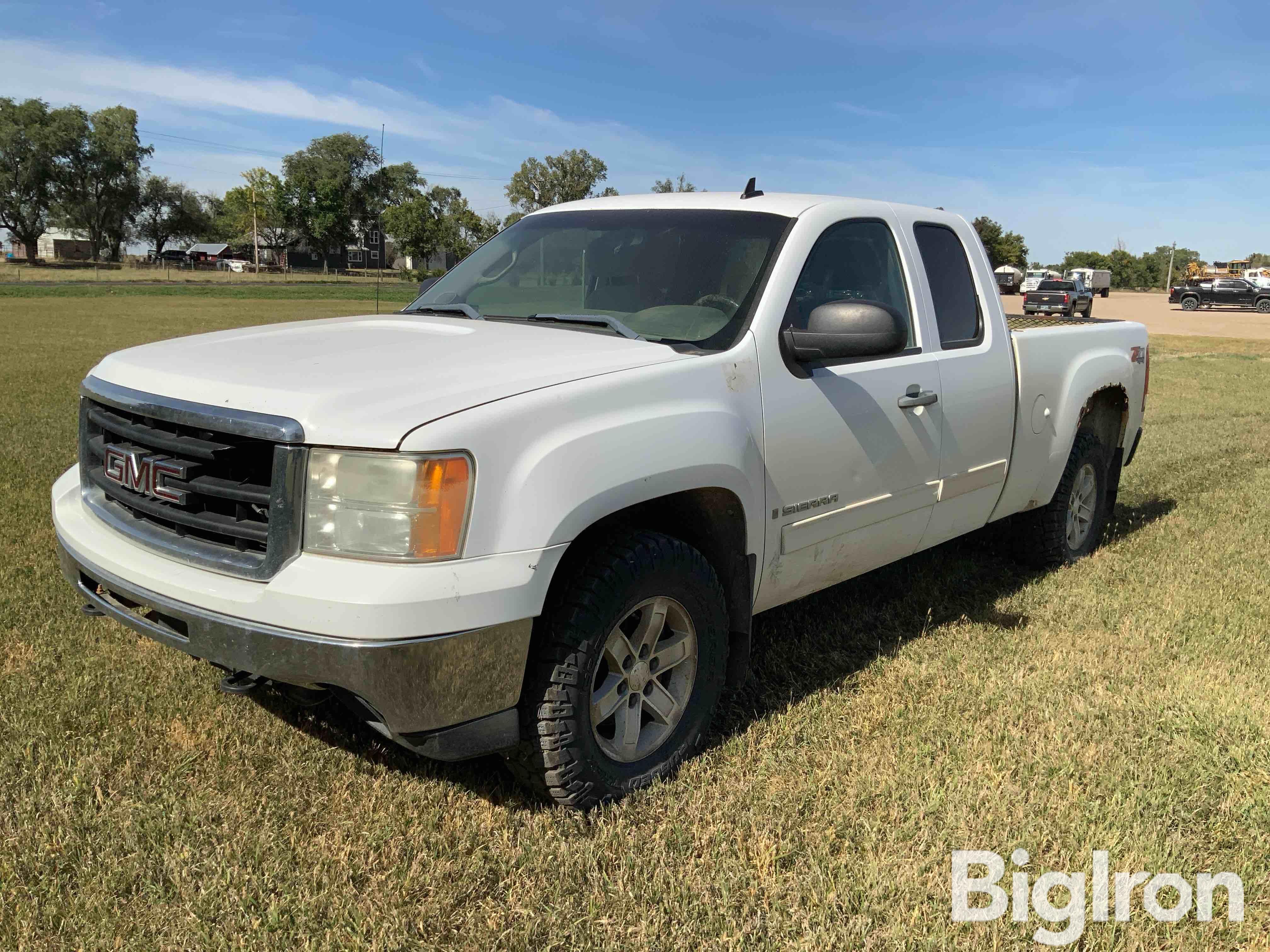 2009 GMC Sierra 1500 4x4 Extended Cab Pickup 