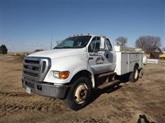 2005 Ford F750 S/A Extended Cab Service Truck 
